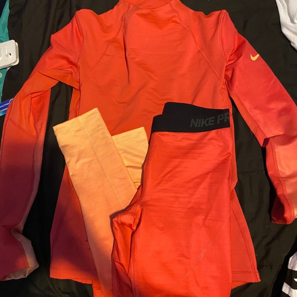 Nike long sleeve top and leggings set